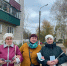 Волонтёры распространяют буклеты о вреде наркотиков в рамках антинаркотической акции - Выксунская епархия