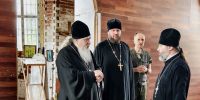 Молитва под новыми куполами: Епископ Гедеон совершил визит в возрождающийся храм во Фроловском - Выксунская епархия