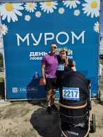 Спит, но бежит: малыш из Выксы стал героем полумарафона в Муроме