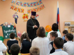Священнослужители Чкаловского благочиния поздравили школьников и студентов с Днем знаний
