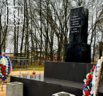 Новая стела, благоустроенная территория — дань памяти героям