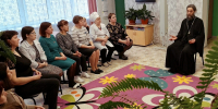 Помощник благочинного Вознесенского округа встретился с работниками и подопечными социального учреждения - Выксунская епархия