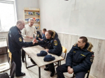 Представитель Выксунского благочиния поздравил сотрудников МЧС с Пасхой