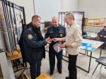 Представитель Выксунского благочиния поздравил сотрудников МЧС с Пасхой
